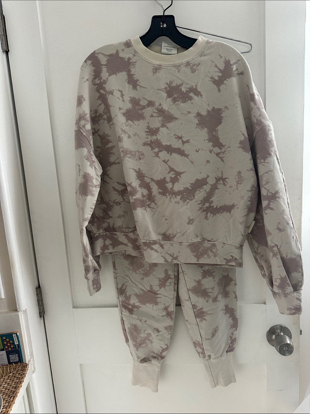 Varley Washed Tie-Dye Crewneck Sweatshirt - Beige & Mauve